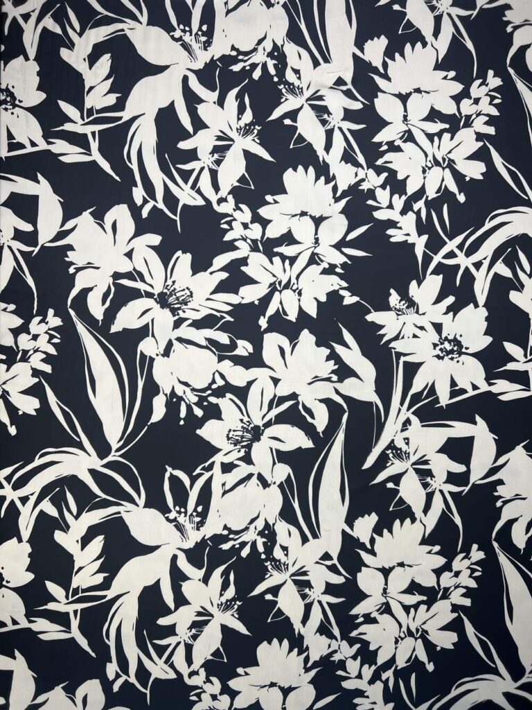 Gigli Black and White