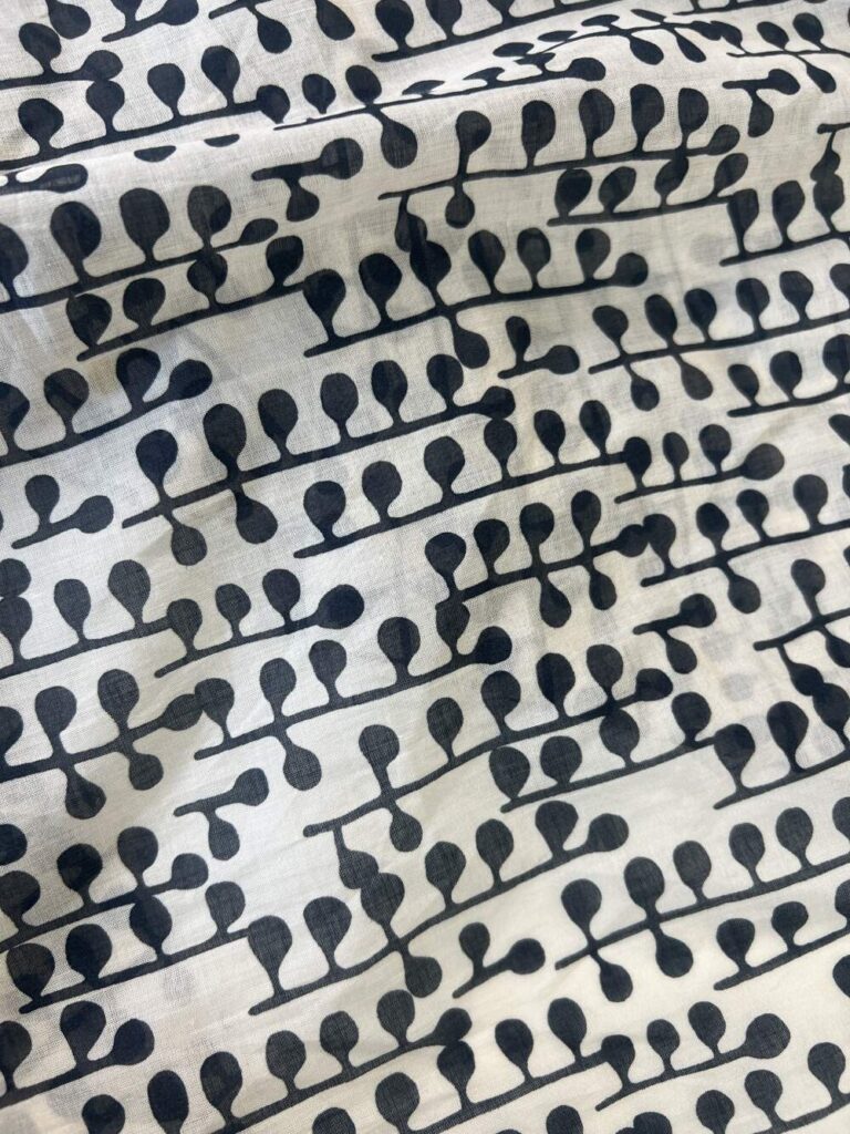 Organic dot stem voile