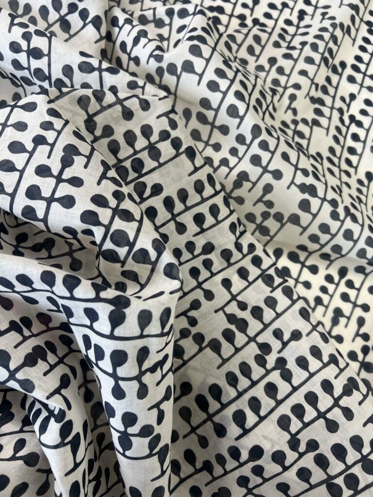 Organic dot stem voile